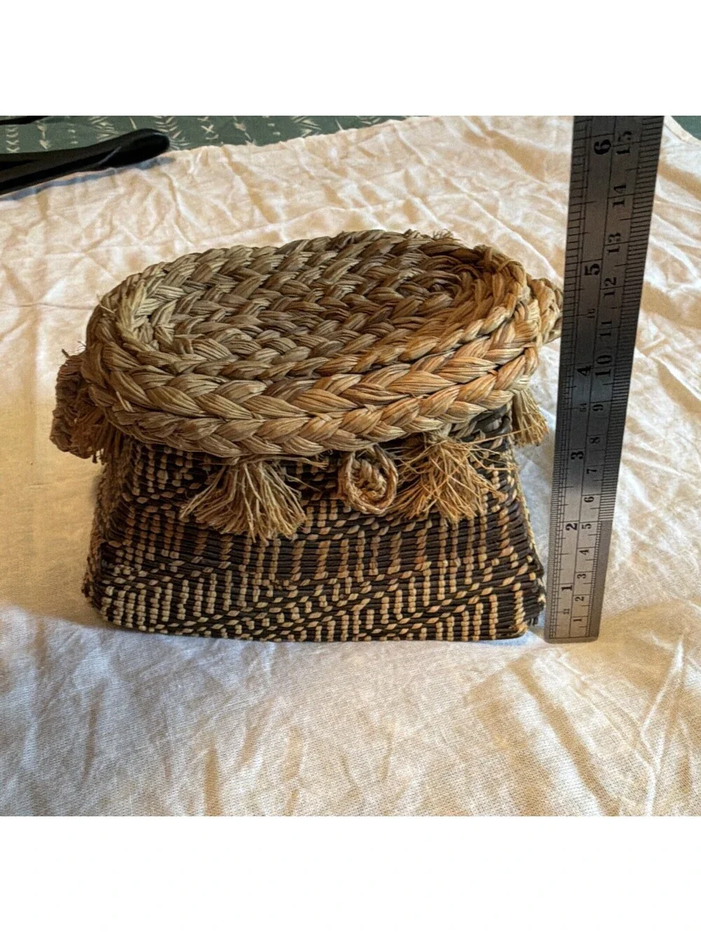 Vintage Handwoven Basket Purse Natural Fiber Geometric Tassel Shoulder Bag